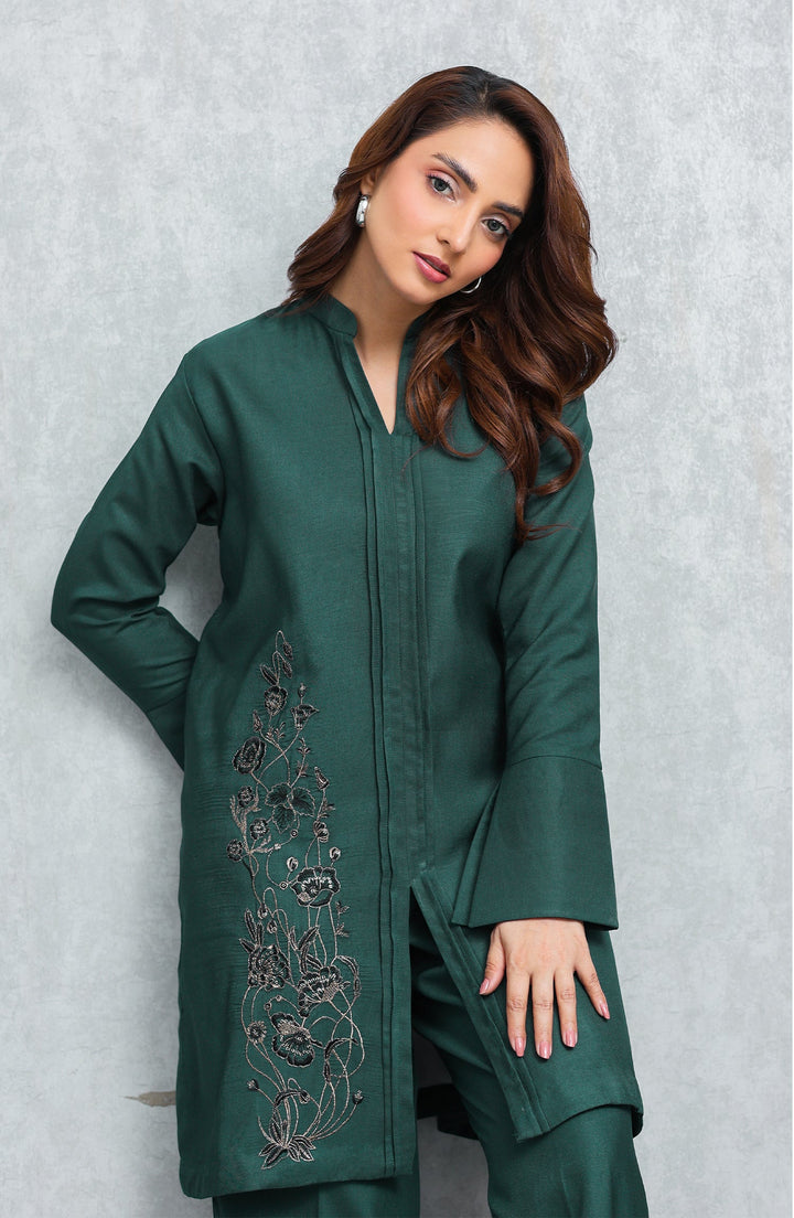 Model styled in Botanic Green by TESSA