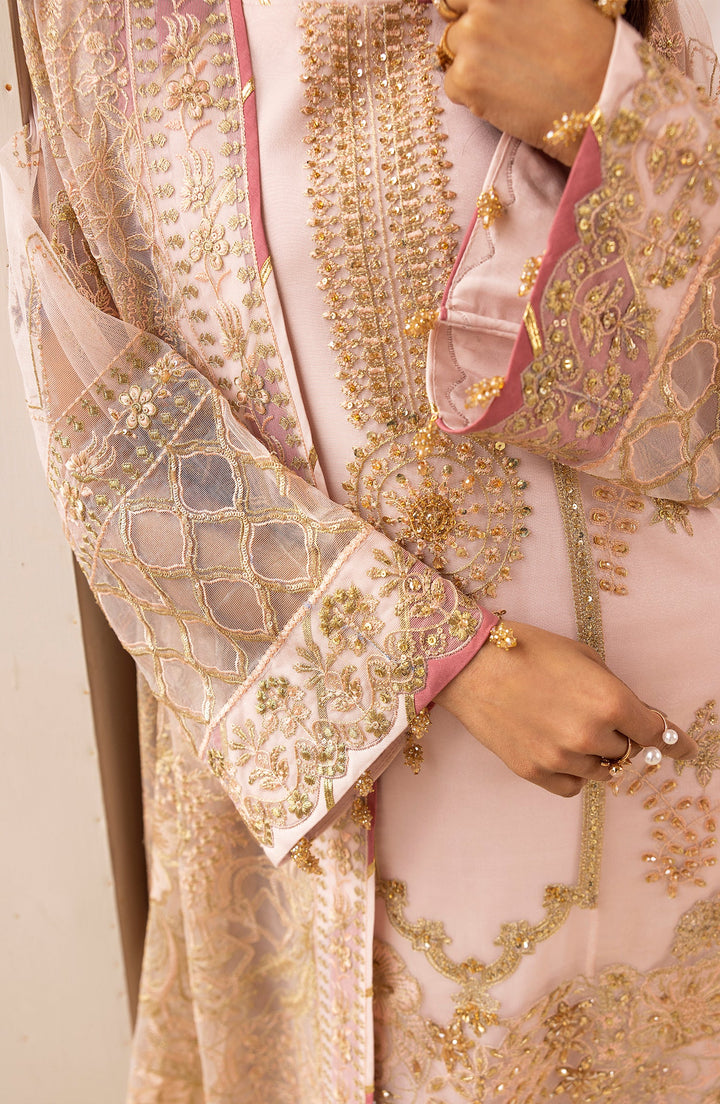 Neckline and motif detailing of Dur e Fishan