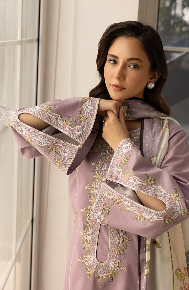 Sleeve design and thread detailing on Lavender Mist