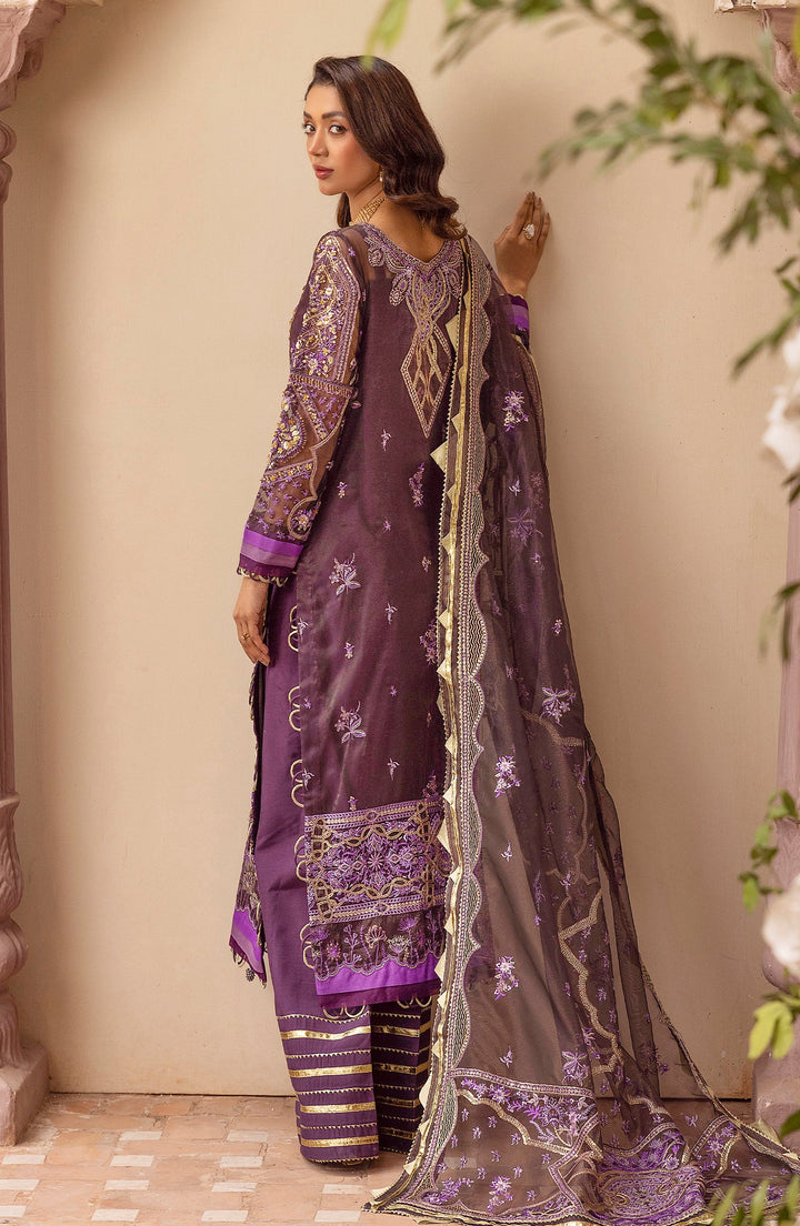 Back design of Malika Jaan outfit from Gul-e-Tar Collection