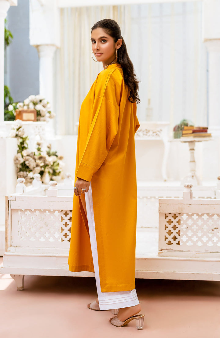 Side pose of model wearing Meadow Bloom